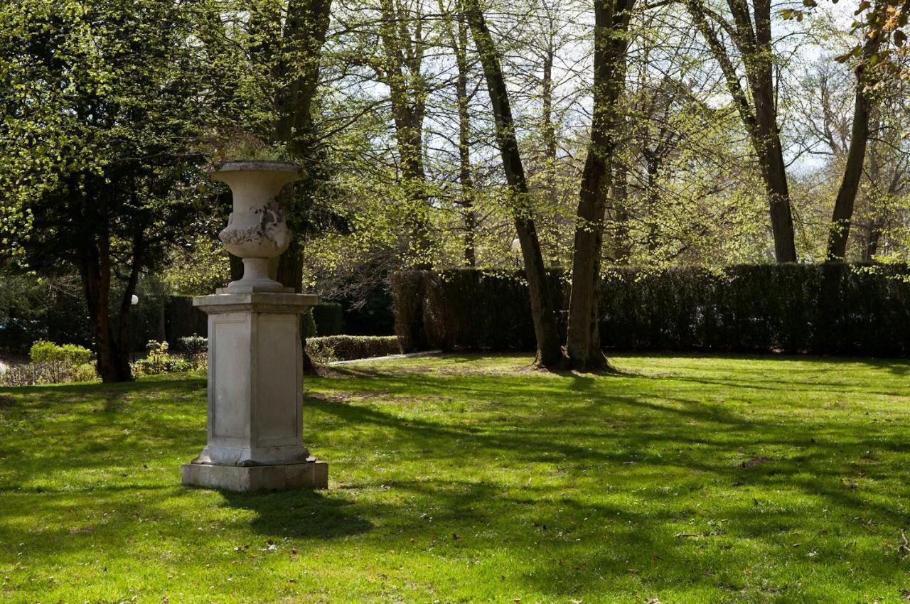 Отель Domaine De Fremigny Bouray-sur-Juine Экстерьер фото
